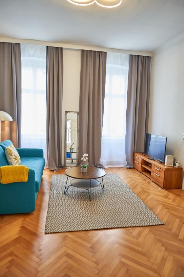 Renovated & Cozy - Close To Museumsquartier Bécs Kültér fotó